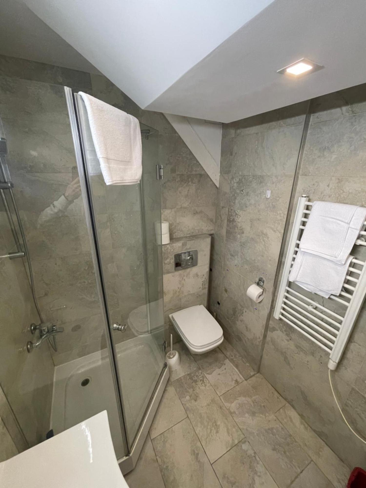 Apartment Double Bedroom In
